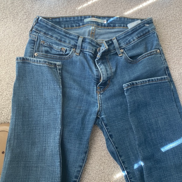 Ladies Levi’s W 26 inseam711 skinny - Picture 4 of 4